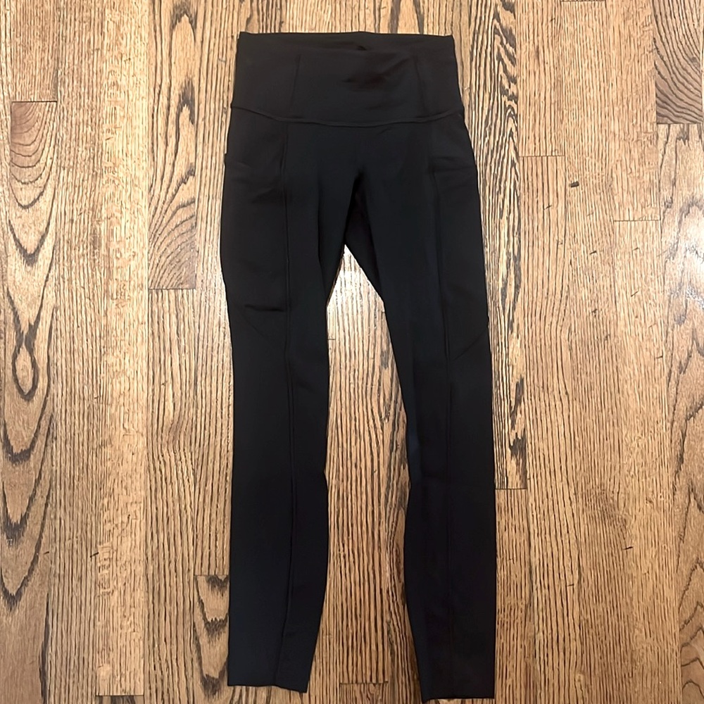 Lululemon Black Leggings with pockets Size 2